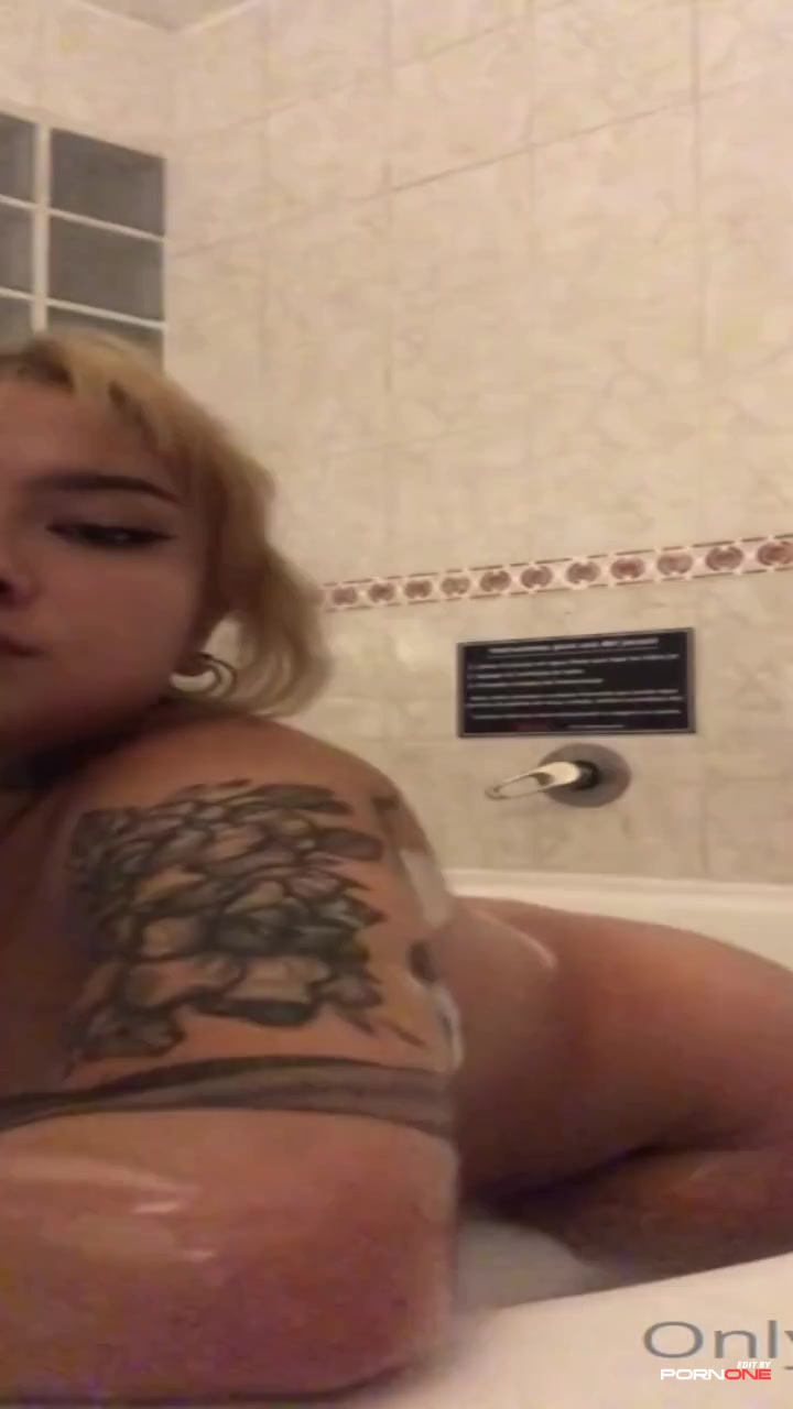 Adult Clip on PornOne: Short and Intense