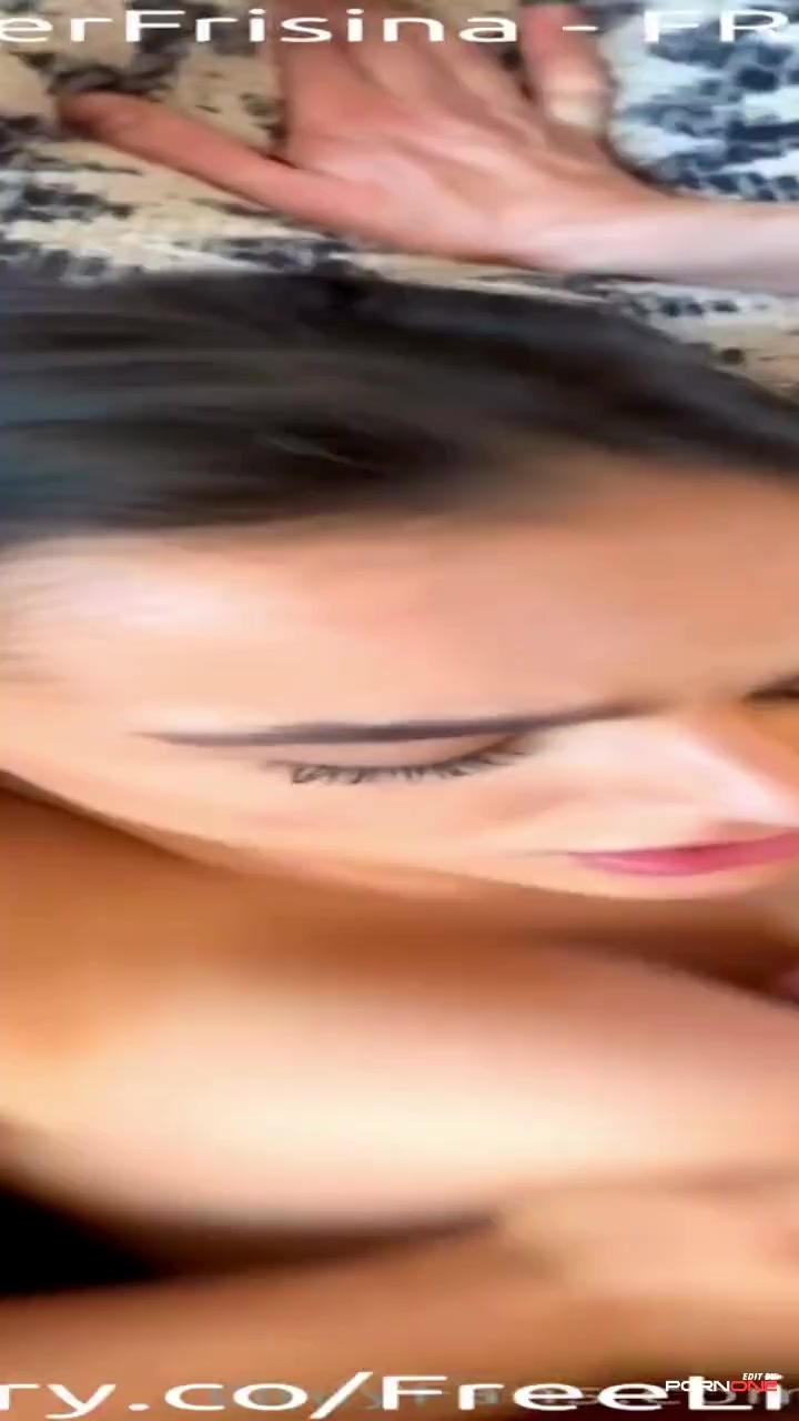 Bouncy Boobs Babe: Sexy Short Clip