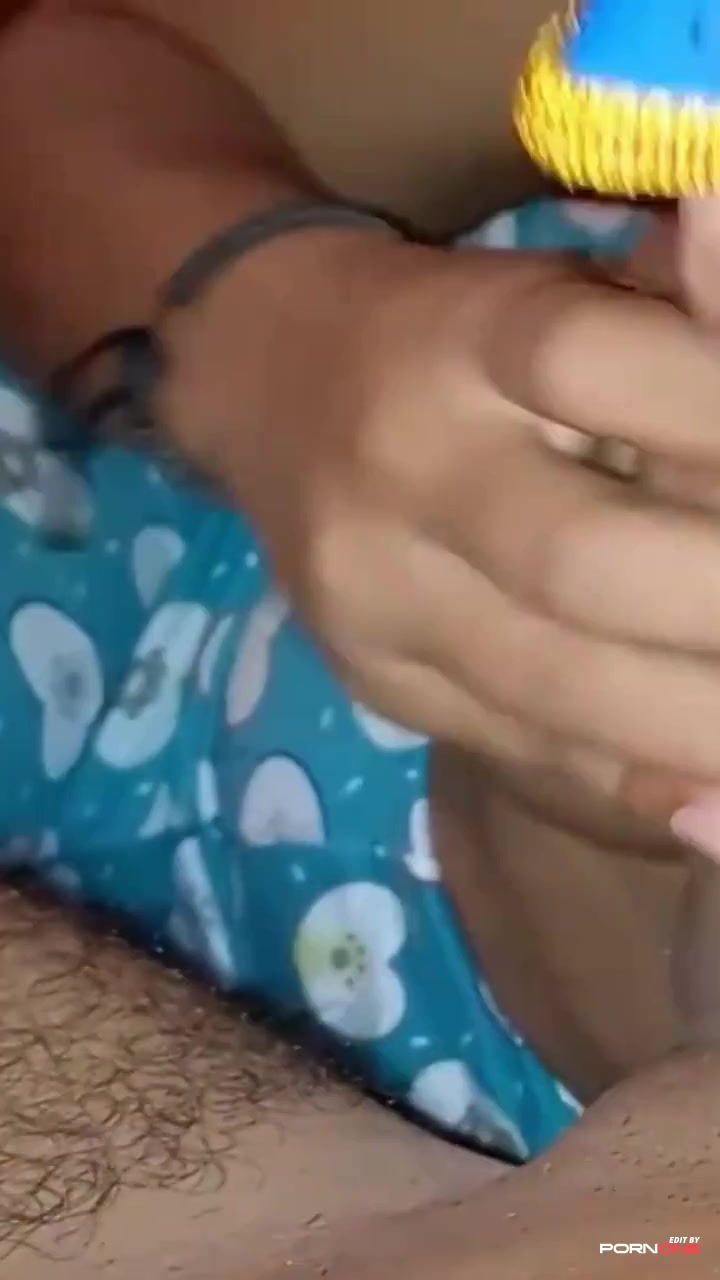 lamiendo semen  - Short by pornone.com