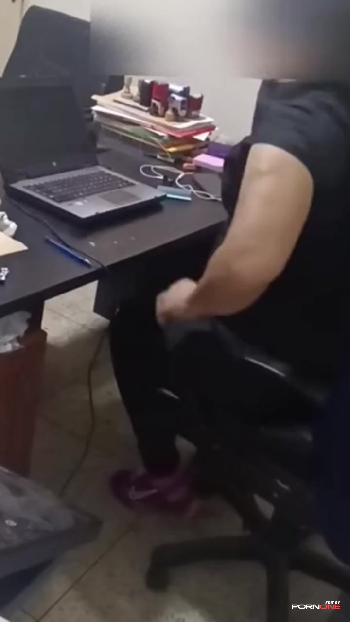 sexo hardcore en la oficina con un jefe cachondo parte 2 xhamster  - Short by pornone.com
