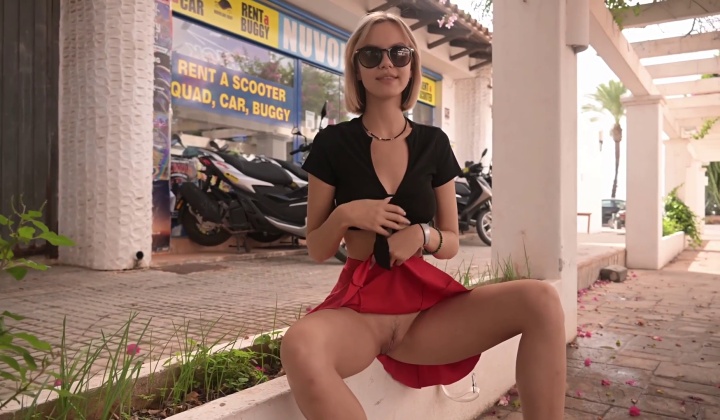 braless lana  upskirt  ?