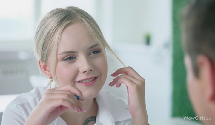 Tatted Blonde Emily Cutie in Stunning 720p Video