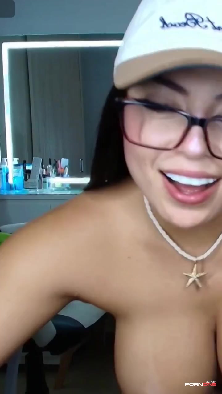 Sexy Boobs on Display in This Hot Clip