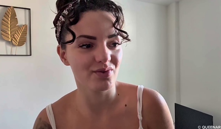 queen aria nice brunette in her sex experiences in paris  ?