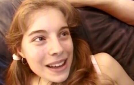 French amateur teen GF anal fuck with facial