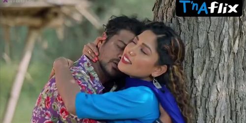Mahi Kaur's Sizzling Scene in Pathshala Unleashed