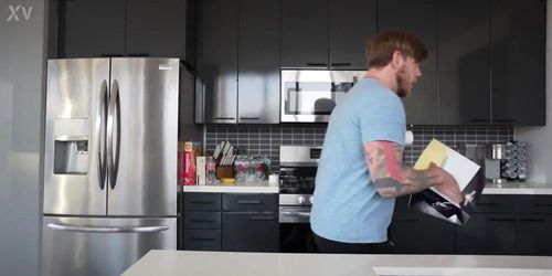 Tem Gosto De Desemprego! Colega De Quarto Bbw Gostosa Exige...