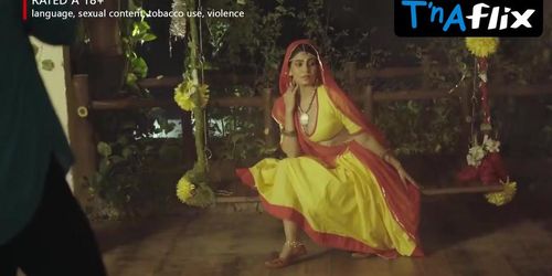 Leena Singh Sizzles in Gulabo's Sexiest Scene