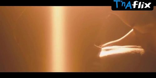 Jasmine Truong's Sensual Breasts Scene in Chuzaja Vojna