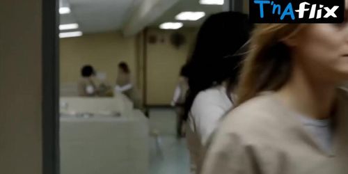Laura Prepon Lesbian Scene  in Orange Is The New Black