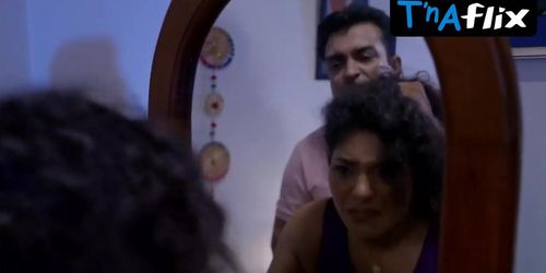Alendra Bill Sizzles in Rangeen Kahaniyan Sexy Scene