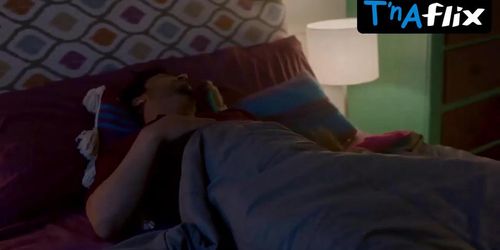 Alendra Bill's Sensual Scene in Rangeen Kahaniyan
