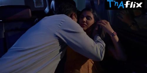 Alendra Bill Sizzles in Rangeen Kahaniyan Sexy Scene