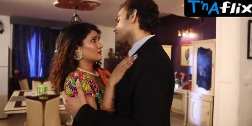 Rangeen Kahaniyan: Manisha Jain's Sensual Scene Unveiled