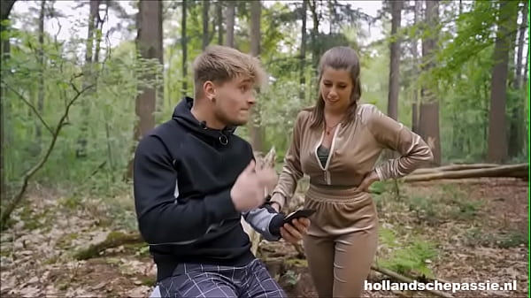 Hot chick wants cock in her ass