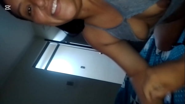 Intense Mom Seduction Scene Unfolds in 26 Seconds