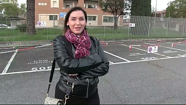 Exclusive - Curvy Italian girl gets her ass fucked by a stranger for €500 - English subtitles