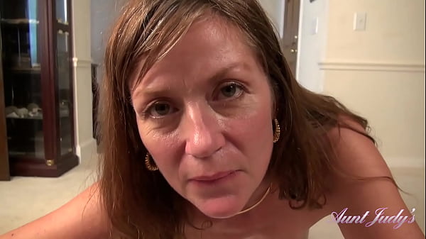 Step-Aunt Isabella's Special Delivery in POV Action