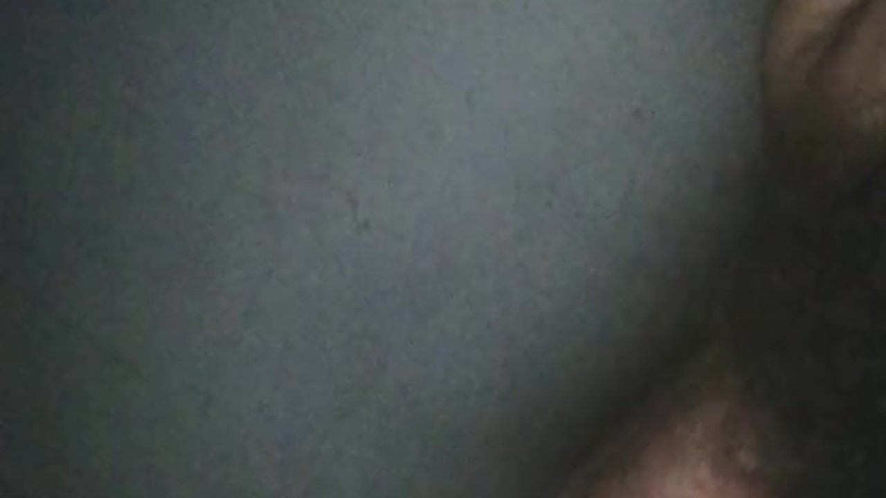 كنت تنحوي فيها تا دخل راجلها لدار و خشاتني تحت ناموسية قبل منجيبو و انا نكملها تكفات 🔥🥵🥵moroccan