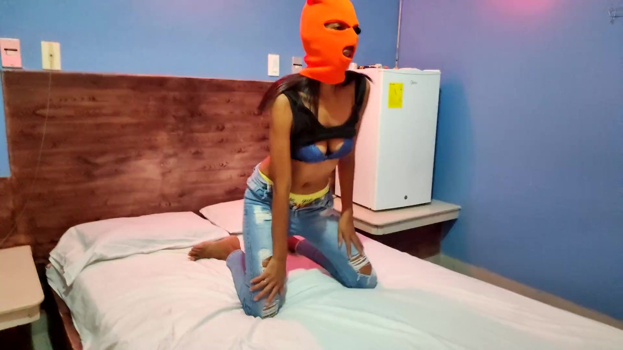 rica morena exitada se masturba tan rico