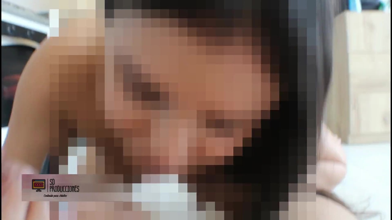Mi hermanastra hace un rico Squirt mientras le follo la panocha peluda Porno en español