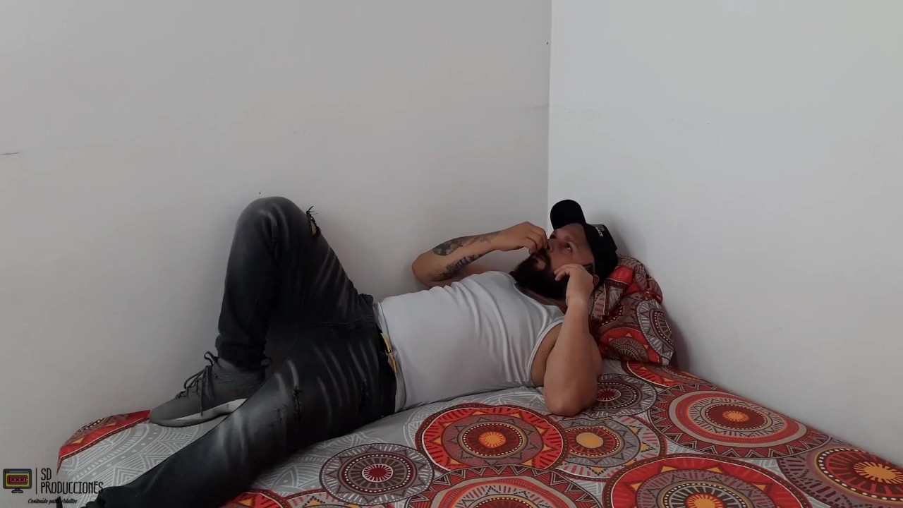 Pido un servicio de chica bitch, llega la esposa de mi amigo y termino follando su coño - En español