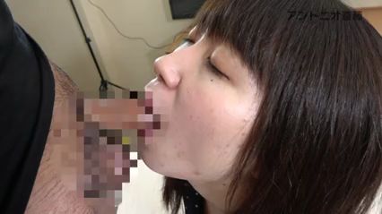 blowjob💋 アヒル口でチンコを丸呑みするようなエッロいフェラチオを披露する素人女子大生。