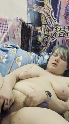 foxy_jo masturbates alone teaser