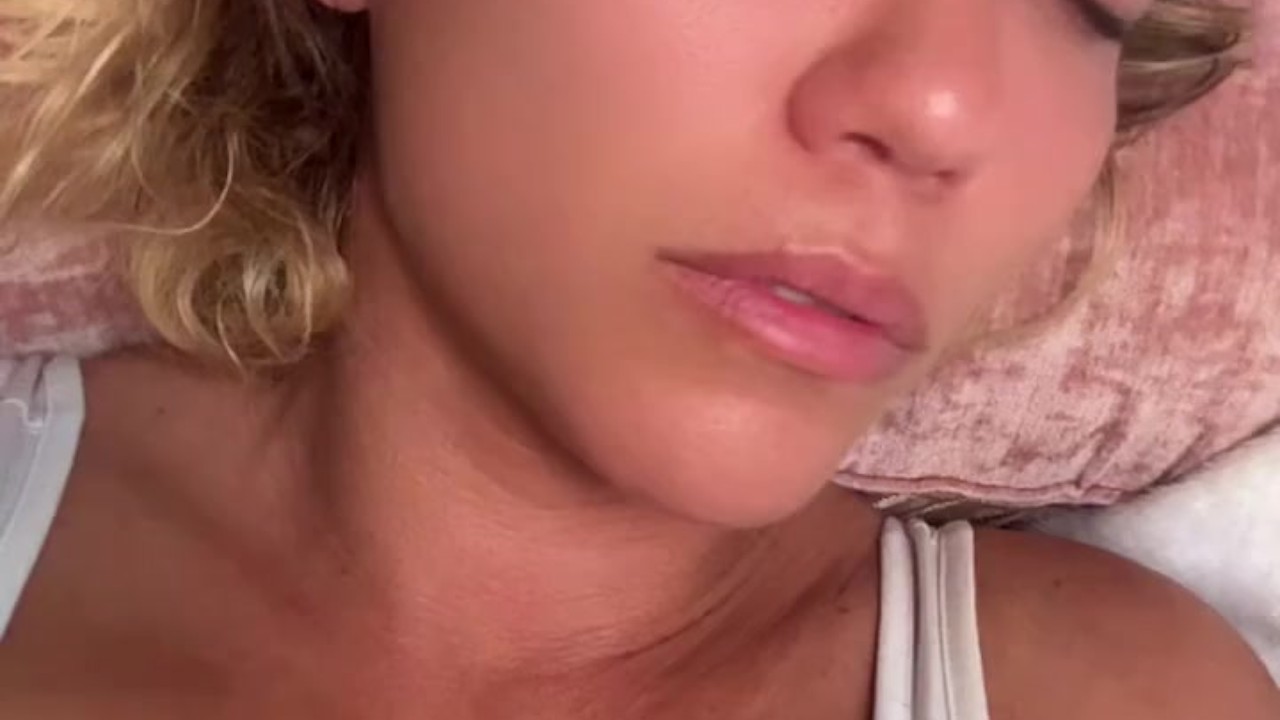 Intense Eye Contact and Gasping Moments Caught