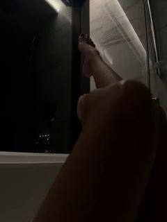 Be a good boy and write to me via link in bio 😋