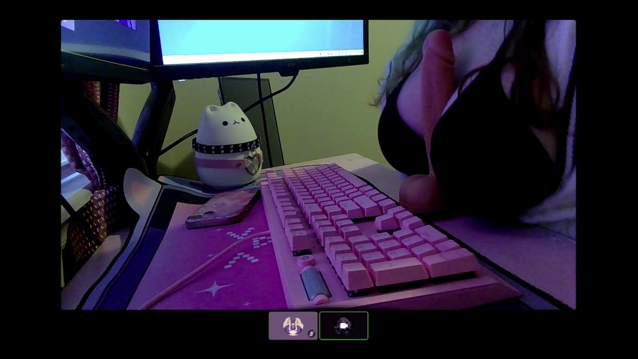 moaning egirl gives private masterbution help