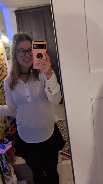 I just came home from the office. Check my links to relax together!