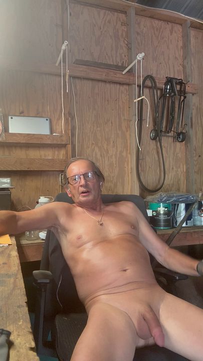 Hung Grandpa turns raw cock obsession into deepthroat frenzy