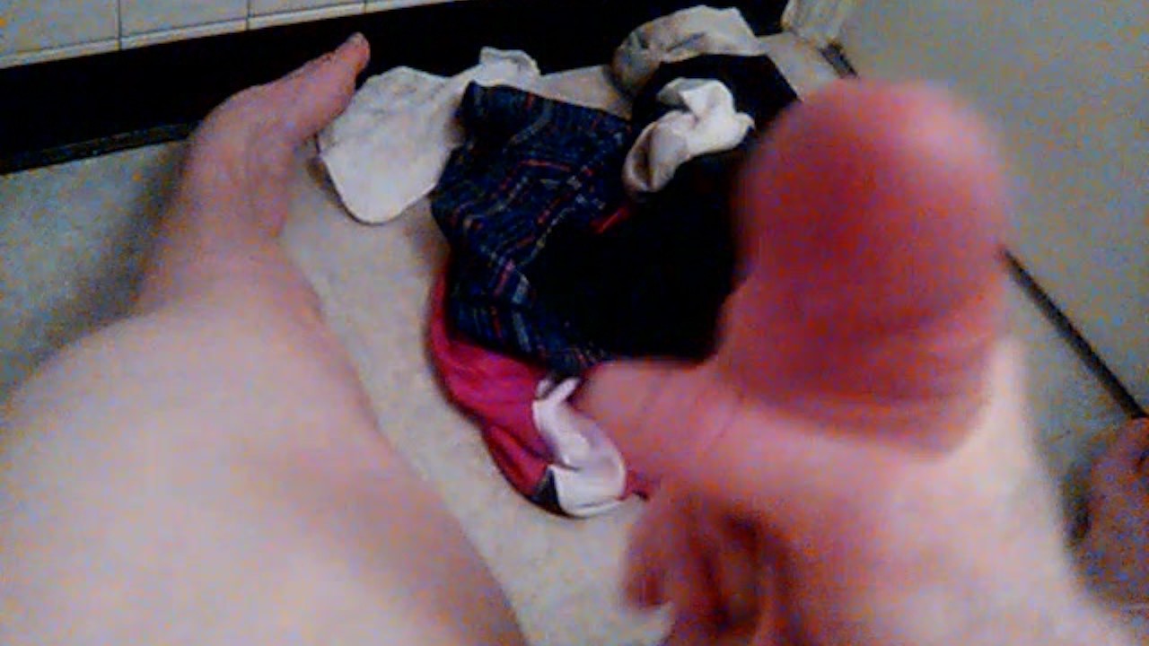 So horny.. Rubbing my cock