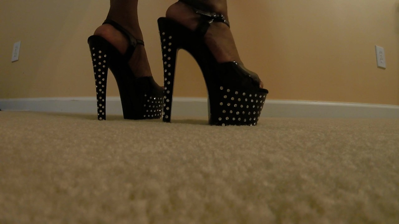 Sexy High Heels Modeling in a Short Walk