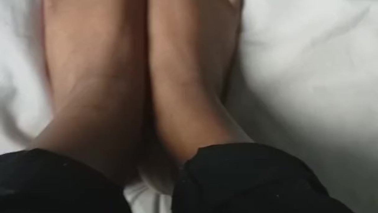 Foot Fetish Fun: Feet Flexing Action