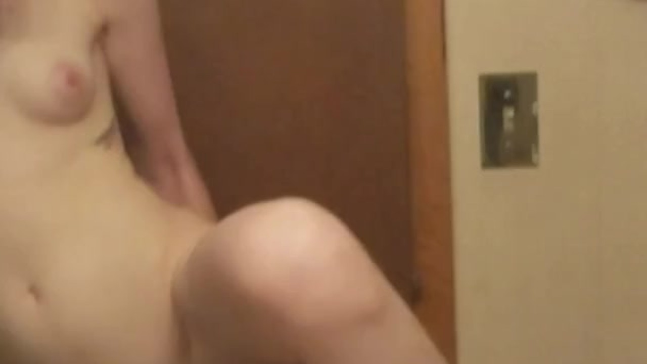 Solo Fingering Bliss After a Relaxing Bath