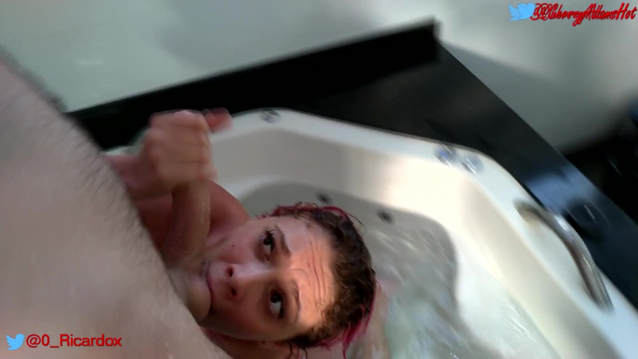 Squirt/Cum in the BathTub - Amateur Hot Couple Had Wet Sex