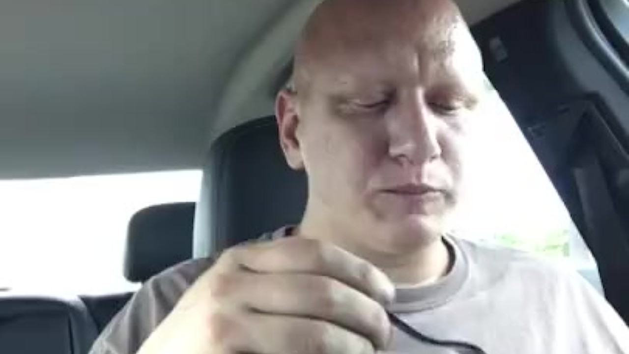 Piggy's Sweet Car Ride: Cake Eating Fun