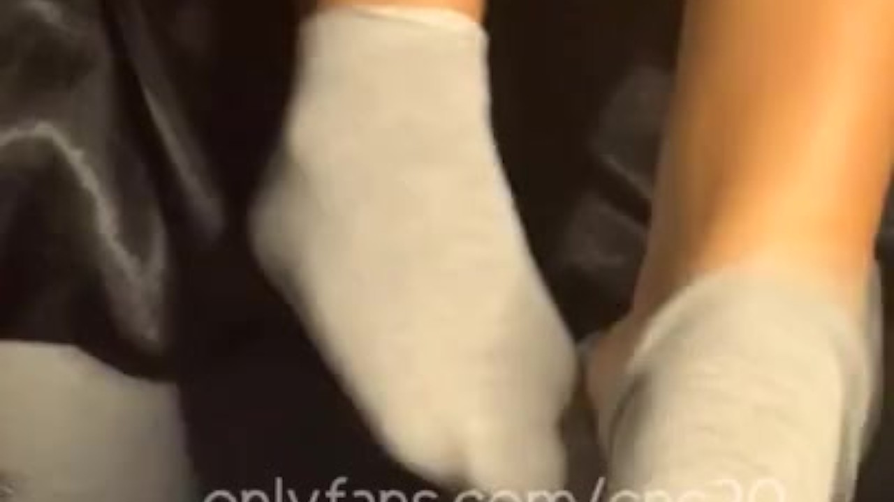 Sexy Ebony Teen removes Socks 