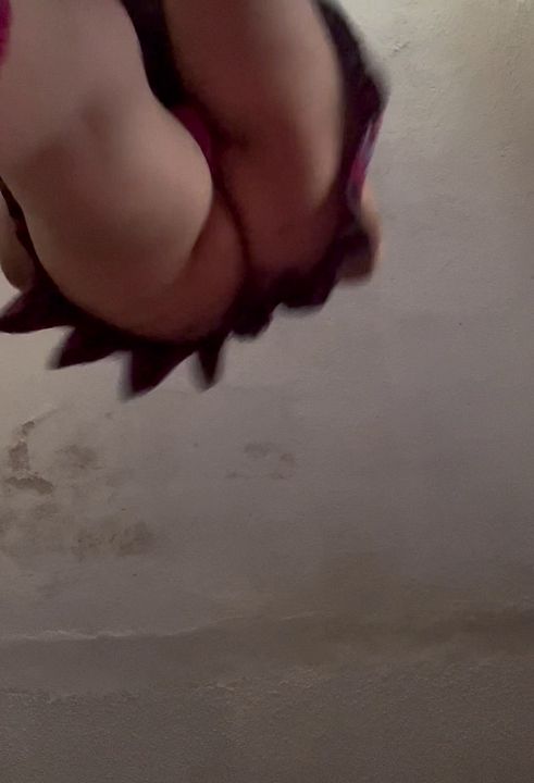 Horny College Girl Gives Naughty Dance