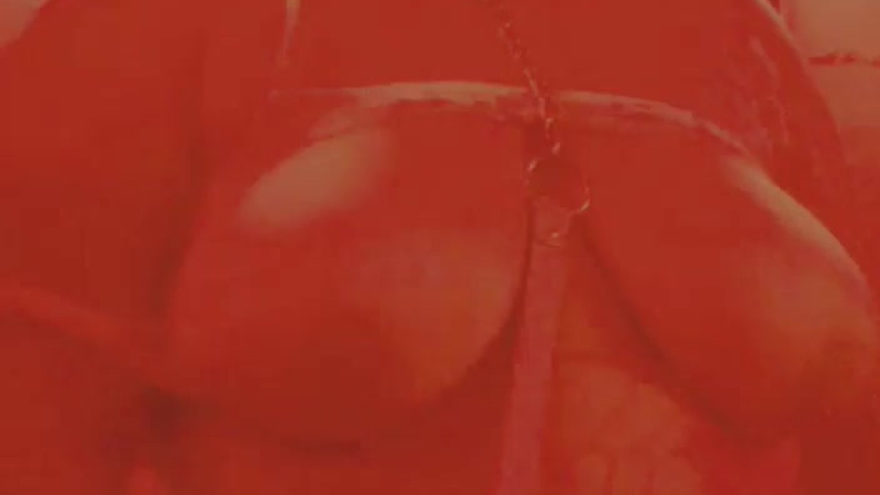BBW Cam Girl Tease: A Seductive Playful Moment