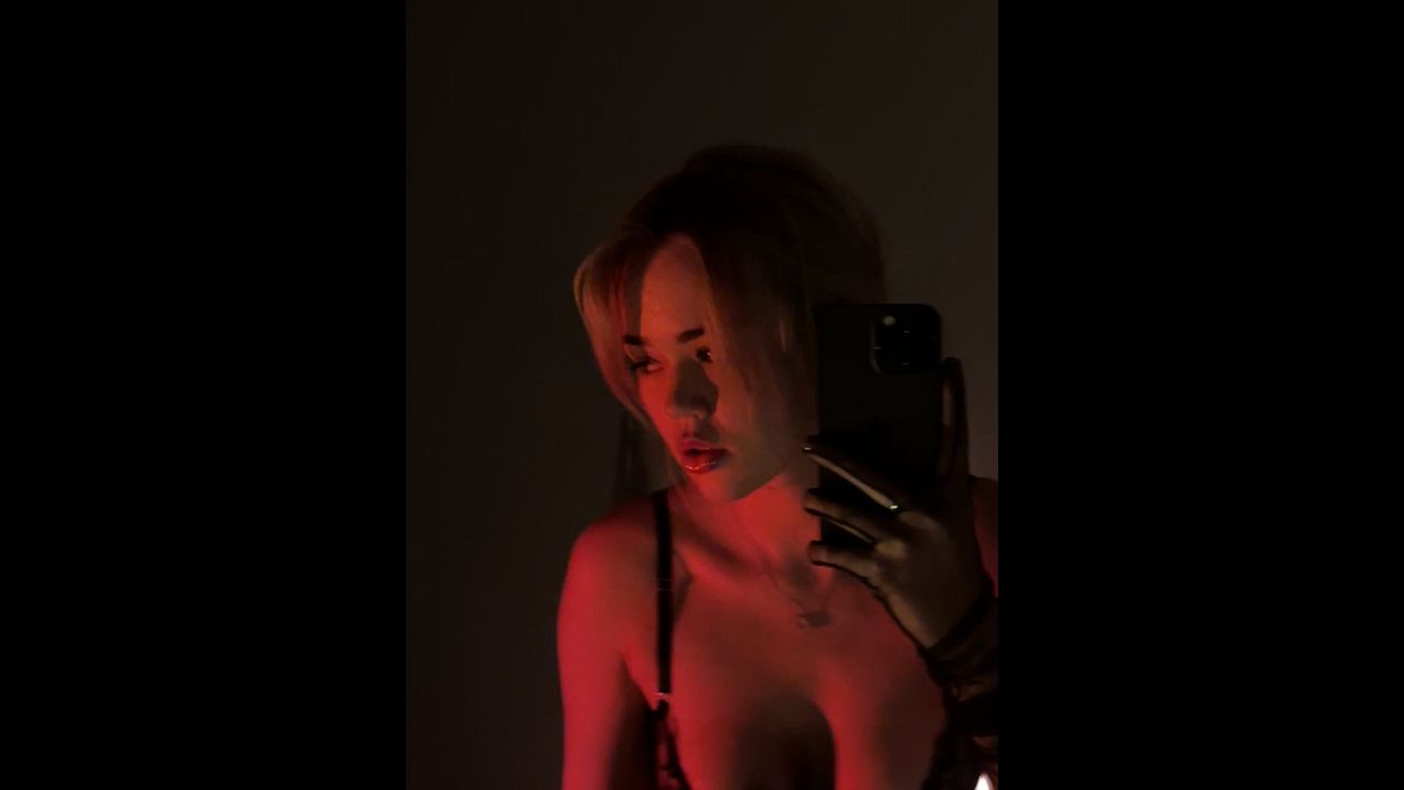 Sultry Invitation: Seductive Tease Unfolds