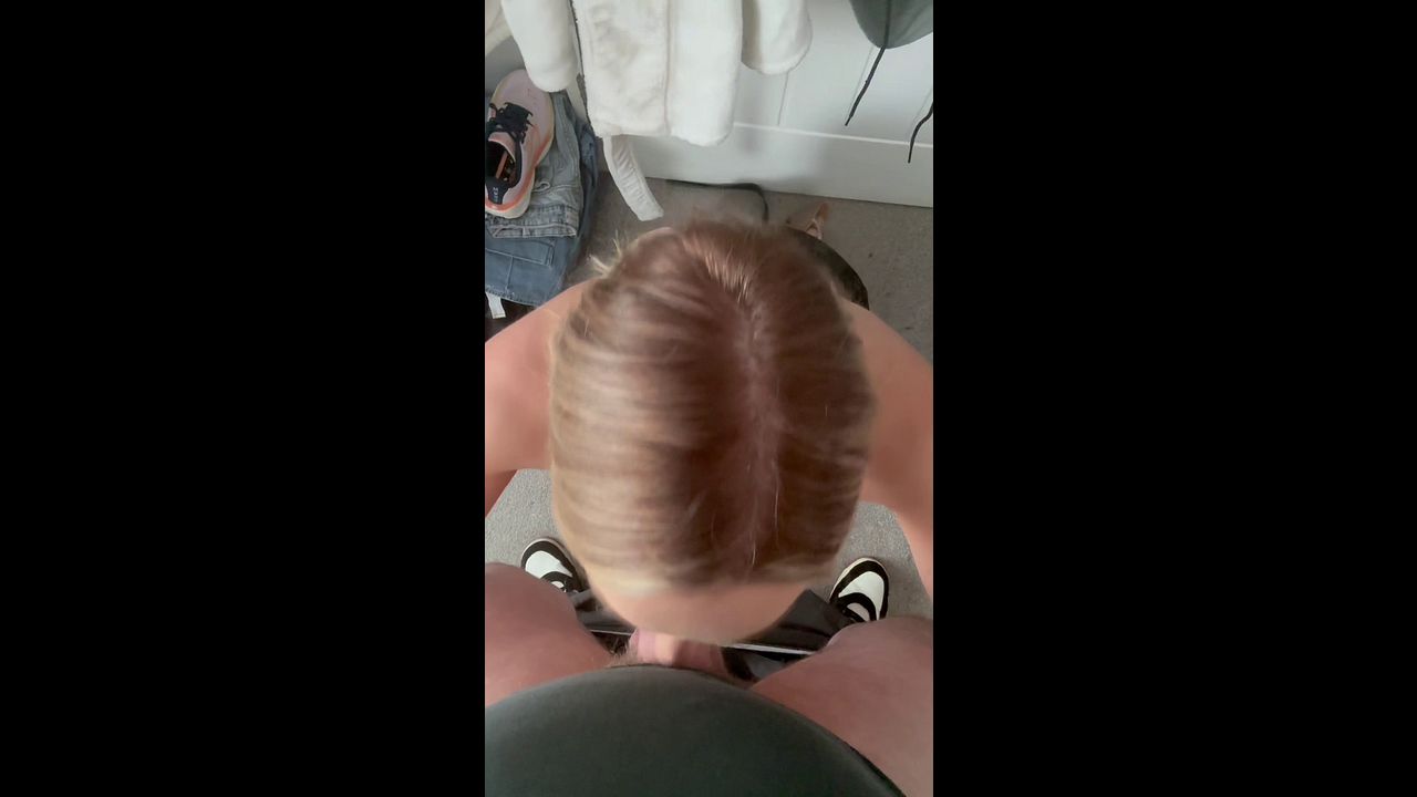 Amateur British MILF wants your warm load all over her face