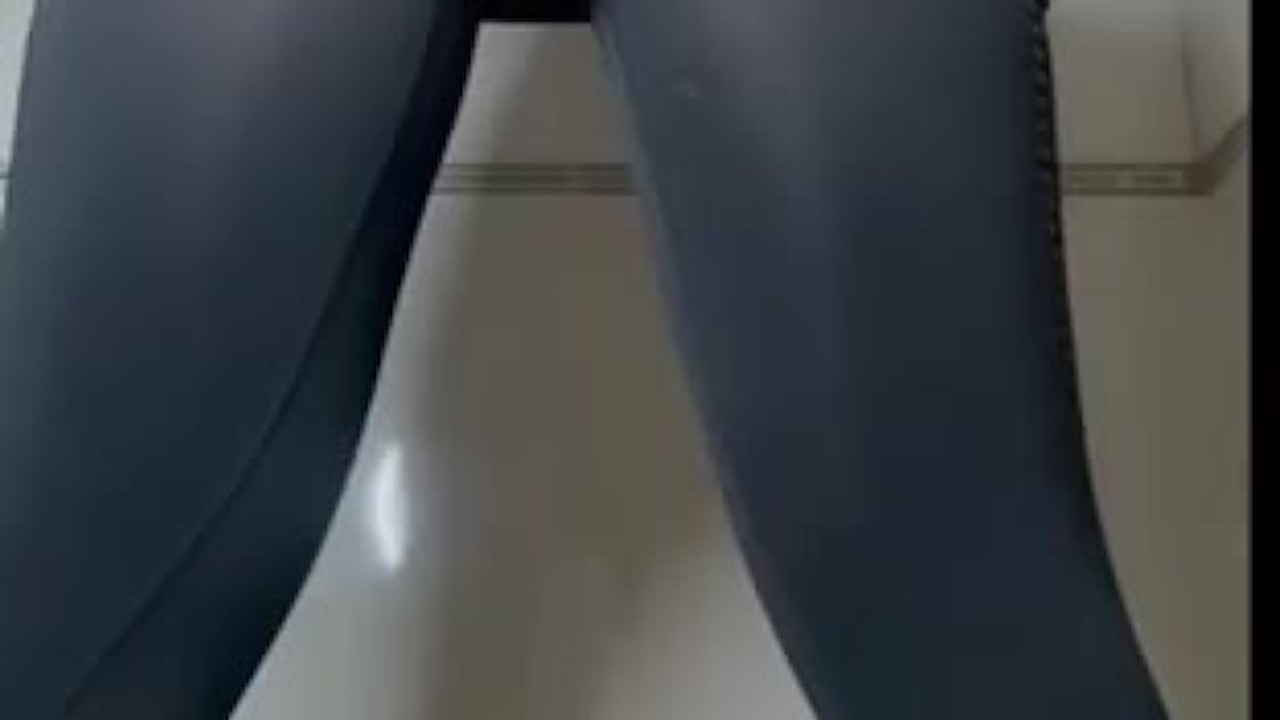 perfect ass and pussy Fitness model in tight leggings showing workout (Jennyfer Queen)